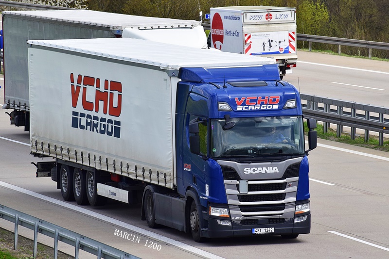 _DSC2068-crop-Vchd Cargo-SCANIA R460 NG.JPG