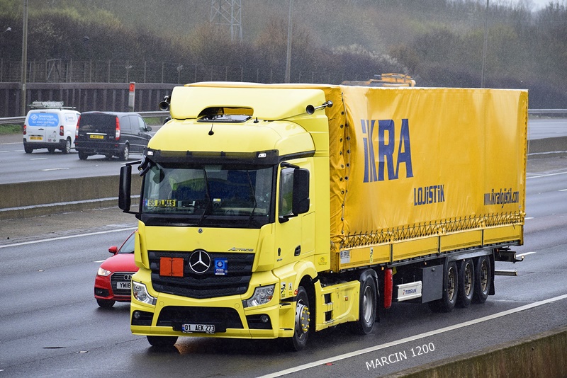 _DSC0871-crop-IKRA-Mercedes-Benz Actros MP5.JPG