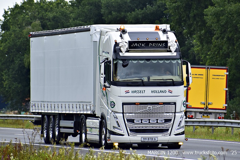 _DSC0647 JACK PRINS-crop-VOLVO FH5.JPG
