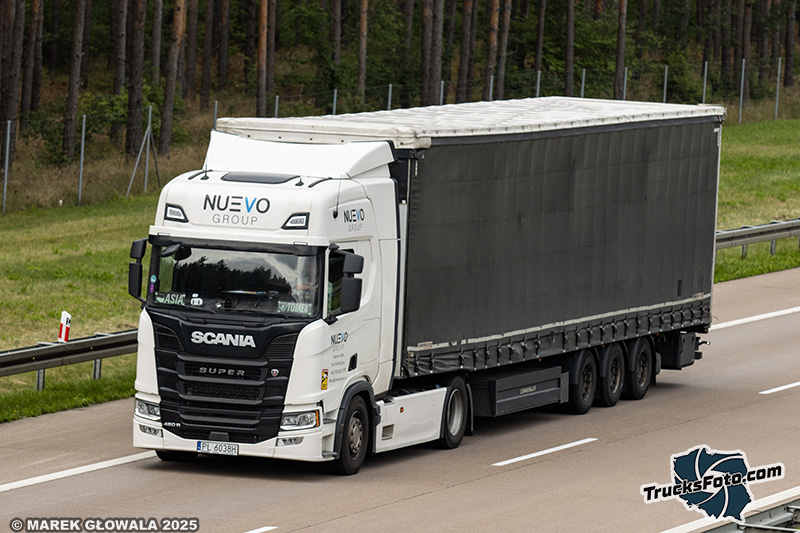 Scania 460R Super - Nuevo Group.jpg