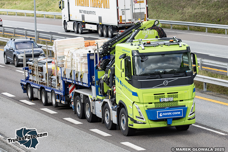 Volvo FH5 - Nordic Crane.jpg