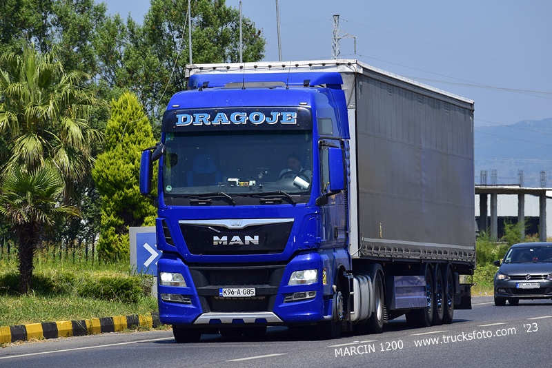 _DSC5358-crop-DRAGOJE-MAN TGX.JPG