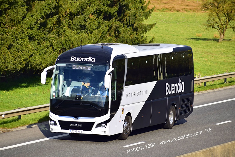 _DSC6799 AUTOBUS MAN-crop-BUENDIA.JPG