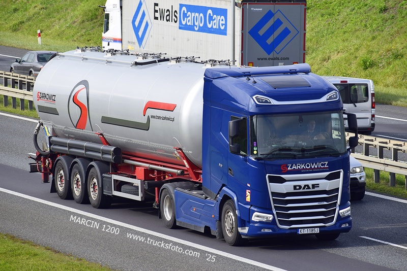 _DSC2710 SZARKOWICZ-crop-DAF XG.JPG