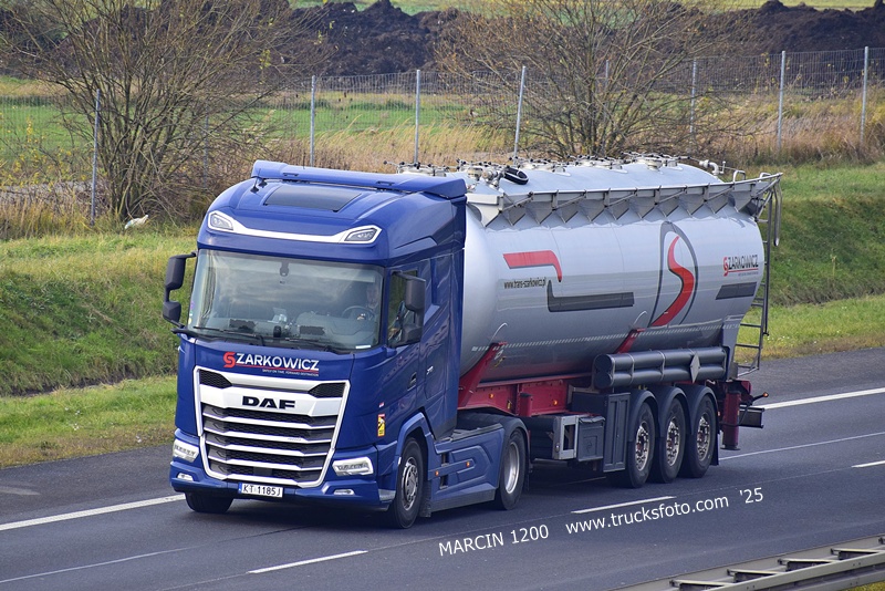 _DSC5373 SZARKOWICZ-crop-DAF XG.JPG