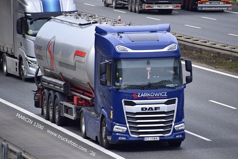 _DSC4372 SZARKOWICZ-crop-DAF XG.JPG