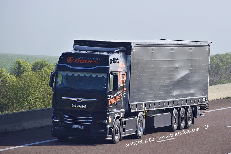 _DSC6049 TRANSPORT DOULS-crop-MAN TGX II.JPG