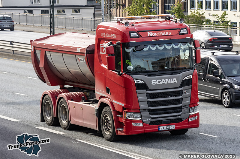 Scania 560R - Nortrans.jpg