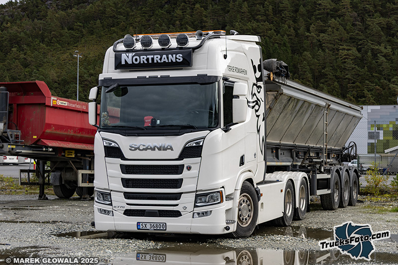 Scania R770 V8 - Nortrans.jpg