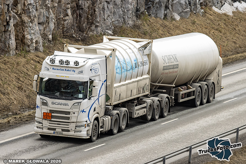 Scania R660 V8 - Nurmelan Rahti Oy.jpg