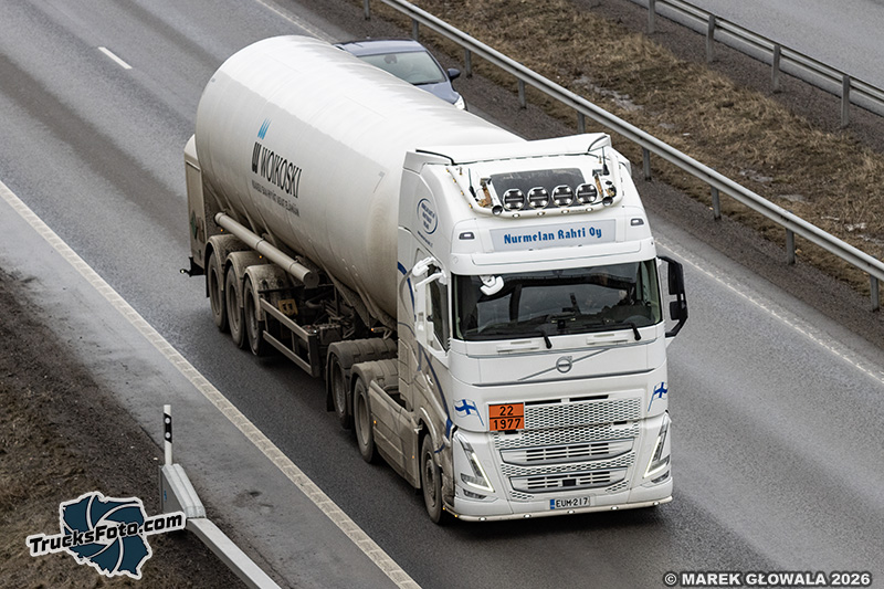 Volvo FH - Nurmelan Rahti.jpg