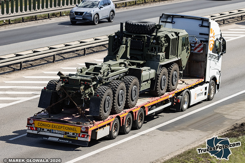 Iveco S-Way 570 - Opertowski - Oshkosh M1074A1 PLS.jpg