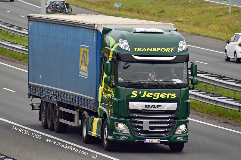 _DSC4220 S'JEGERS-crop-DAF XF 106 II.JPG