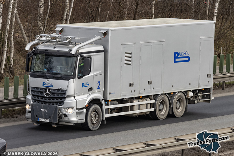 Mercedes-Benz Arocs - Budpol Blastrac.jpg