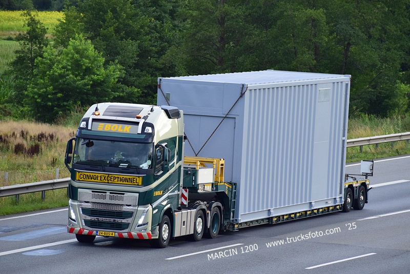 _DSC8219 BOLK-crop-VOLVO FH5.JPG