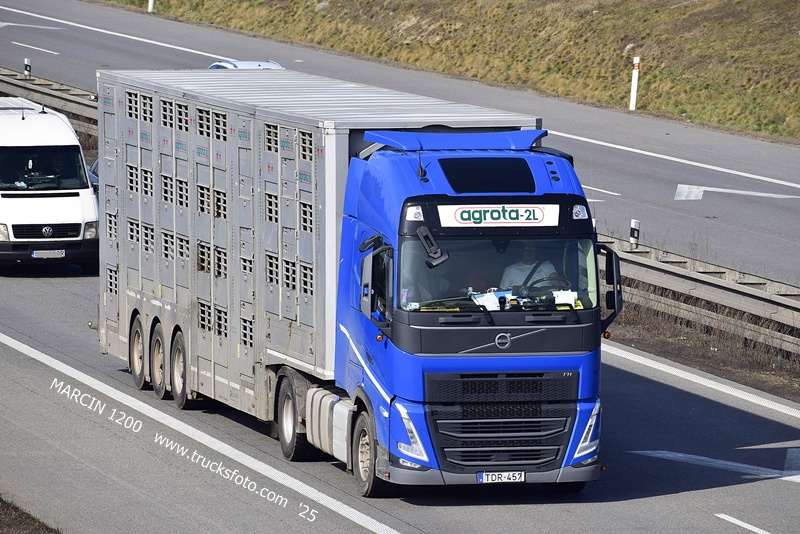 _DSC2338 AGROTA-2L-crop-VOLVO FH5.JPG