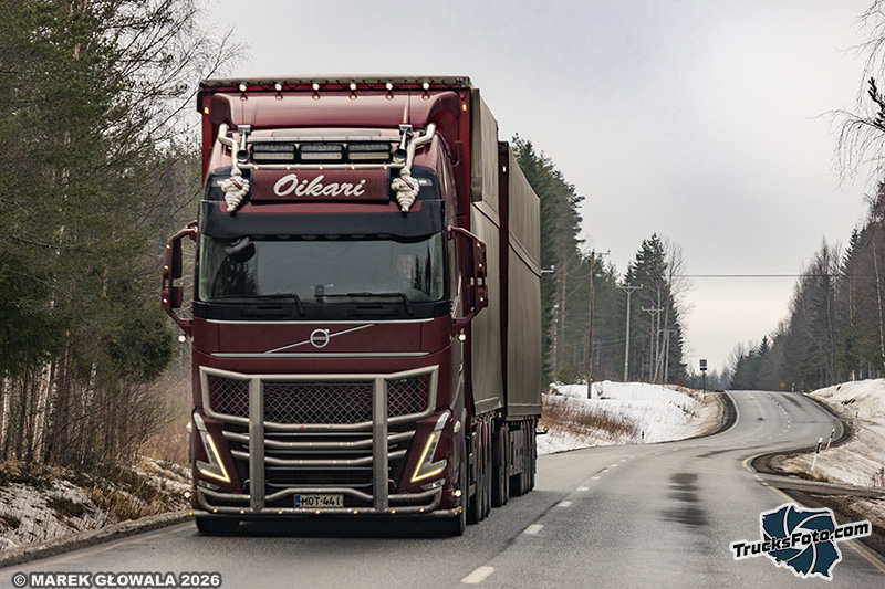 Volvo FH5 - Oikari.jpg
