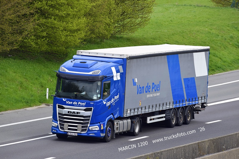 _DSC5536 VAN DE POEL-crop-DAF XG.JPG