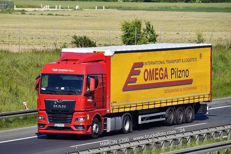 _DSC00011 (600) OMEGA PILZNO-crop-MAN TGX II.JPG