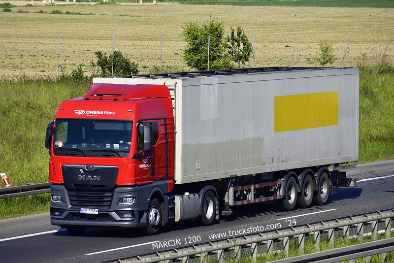 _DSC00011 (621) OMEGA PILZNO-crop-MAN TGX II.JPG