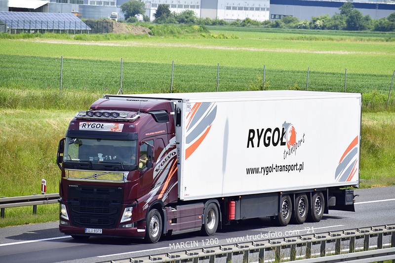 _DSC7561 RYGOŁ-crop-VOLVO FH4.JPG