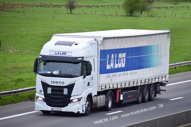 _DSC4738 LA LOG-crop-IVECO S-WAY.JPG