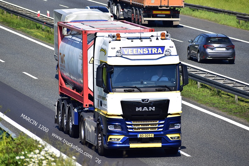 _DSC7783 VEENSTRA-crop-MAN TGX II.JPG