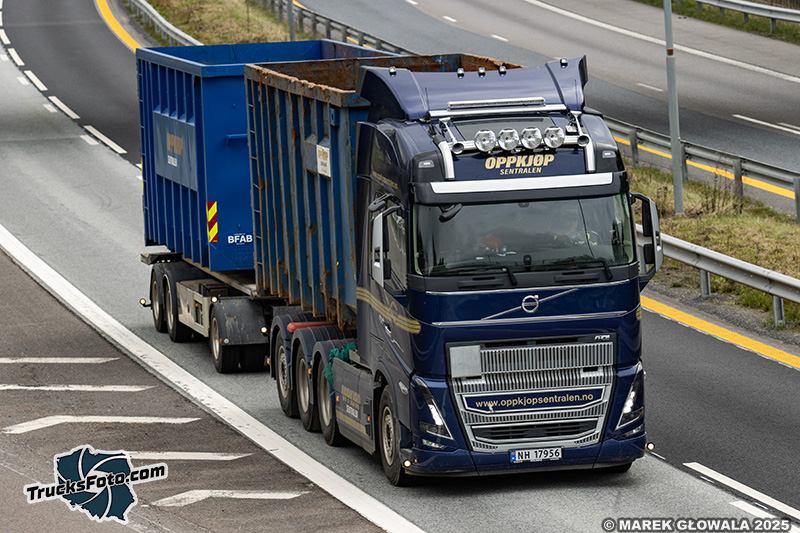 Volvo FH16 650 - Oppkjop Sentralen.jpg