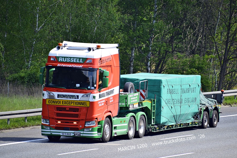 _DSC7957-crop-RUSSELL- SCANIA S660 V8.JPG