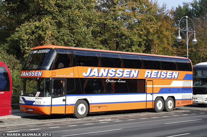 Neoplan N1122 3L Skyliner - Janssen Bistro-Liner.jpg