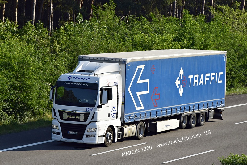 _DSC9290 TRAFFIC-crop-MAN TGX.JPG