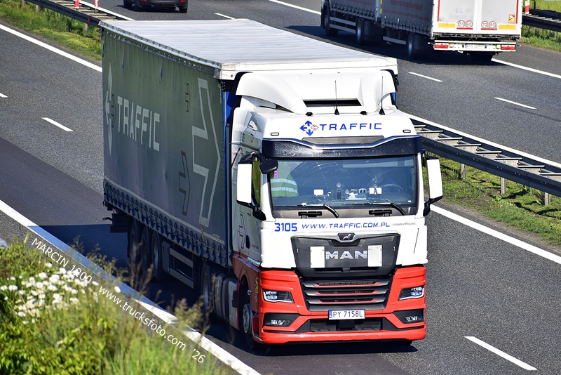 _DSC7682 TRAFFIC-crop-MAN TGX II.JPG