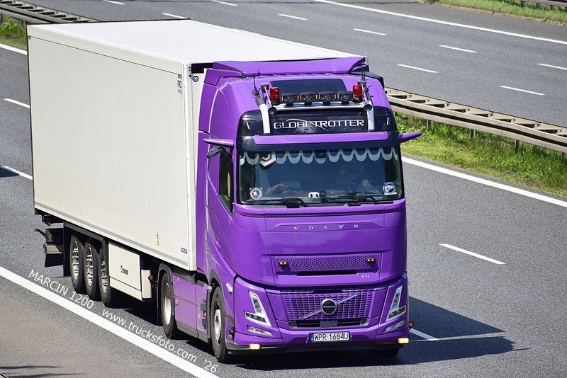 _DSC7925 FHT ADAM WILKOSZ-crop-VOLVO FH AERO.JPG