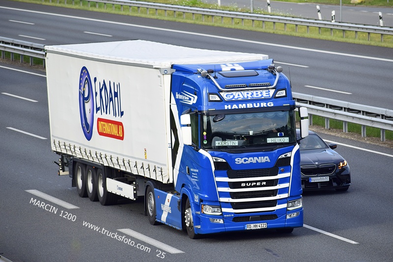_DSC8155 GARBE-crop-SCANIA S560.JPG
