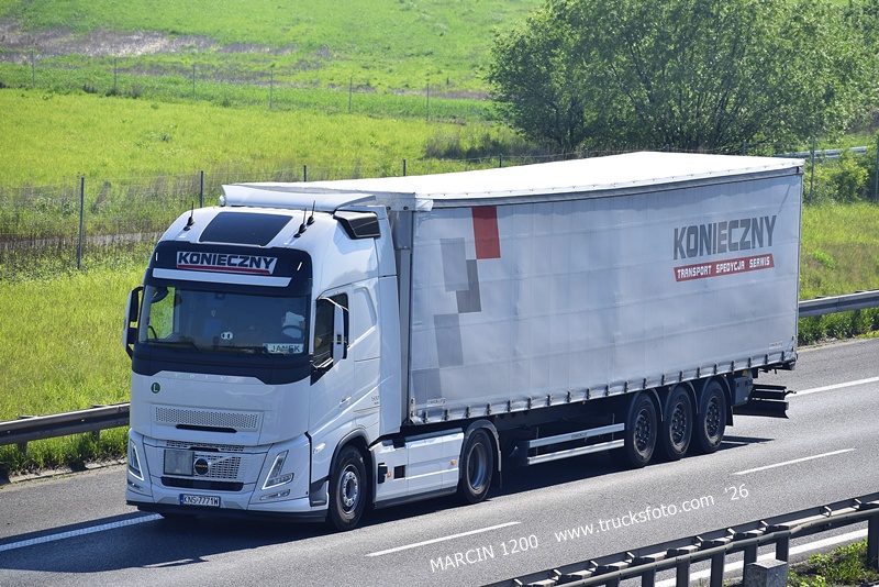 _DSC7746 KONIECZNY-crop-VOLVO FH AERO.JPG