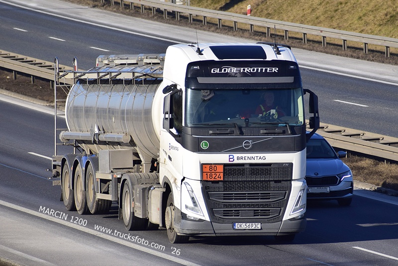 _DSC1061 BRENNTAG-crop-VOLVO FH5.JPG