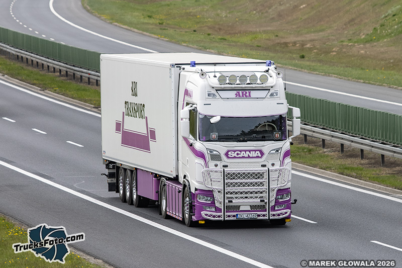 Scania 530S  Ari Transport.jpg