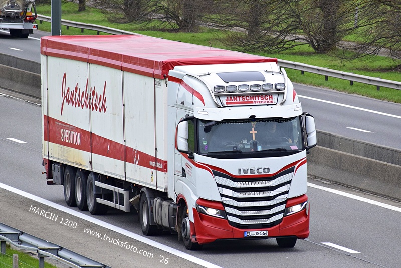 _DSC4722 JANTSCHITSCH-crop-IVECO S-WAY.JPG
