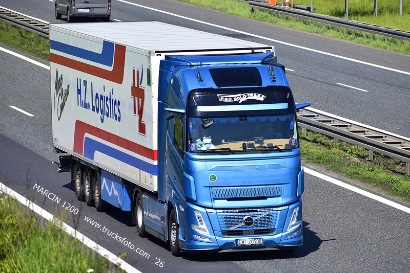 _DSC7860 DOLO-TRANS-crop-VOLVO FH AERO.JPG