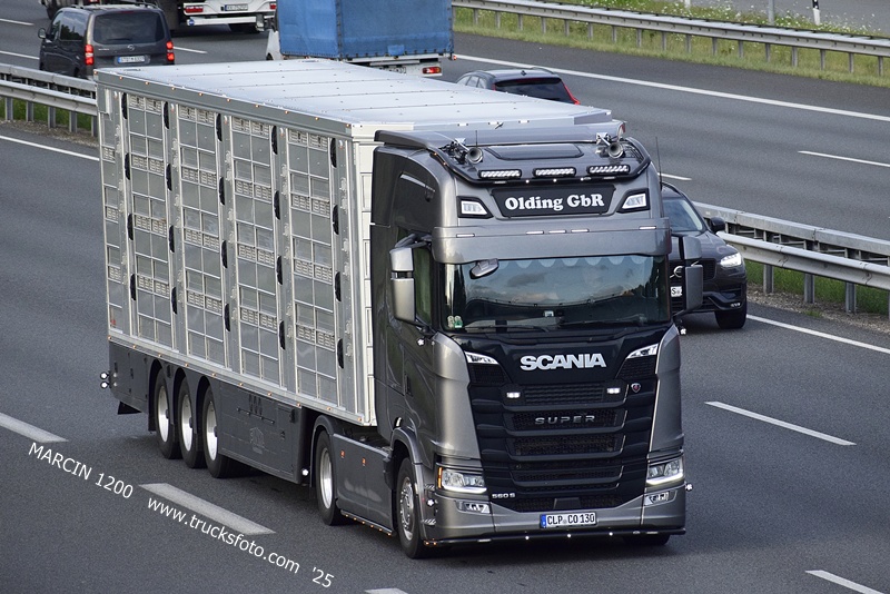 _DSC8253 OLDING GbR-crop-SCANIA S560.JPG