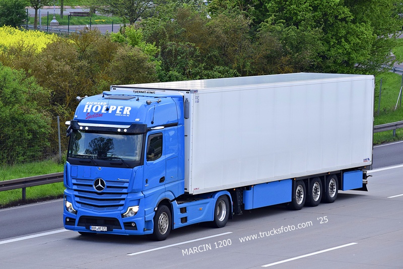 _DSC5130 HOEPER-crop-Actros MP5.JPG