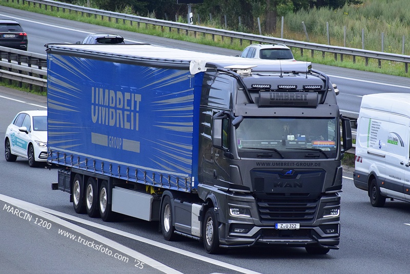_DSC8481 UMBREIT-crop-MAN TGX II.JPG