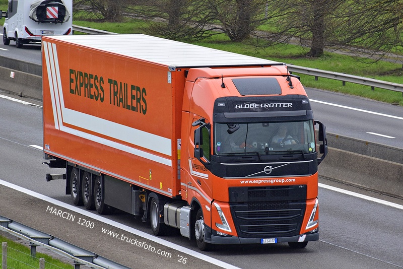 _DSC5309 EXPRESS TRAILERS-crop-VOLVO FH5.JPG