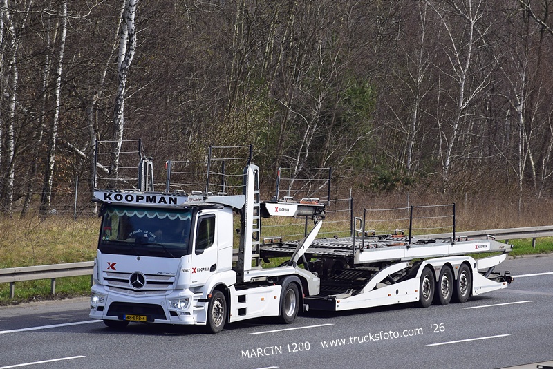 _DSC4279 KOOPMAN-crop-ACTROS.JPG