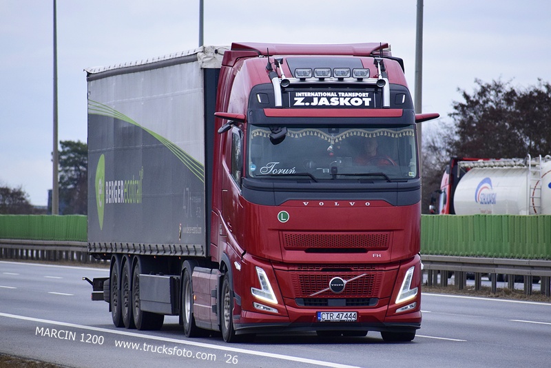 _DSC1894 Z.JASKOT-crop-VOLVO FH AERO.JPG