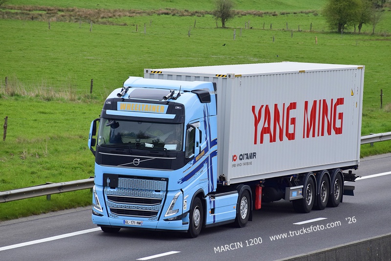_DSC5139 WHEELTAINER-crop-VOLVO FH5.JPG
