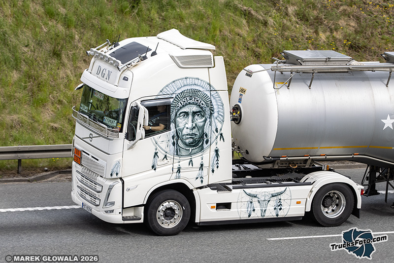Volvo FH5 - DGN Indianin.jpg