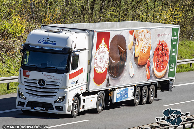 Mercedes-Benz Actros - Overnight Coppenrath.jpg