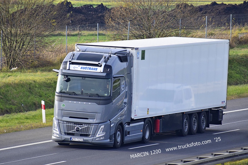 _DSC5717 KUŚTRANS-crop-VOLVO FH AERO.JPG