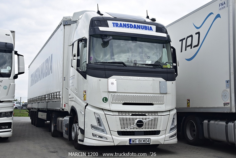 _DSC8094-crop-TRANSDANUBIA - VOLVO FH AERO.JPG